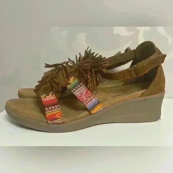 Minnetonka Desi Fringe Wedge Sandal Size 9 - Picture 6 of 9